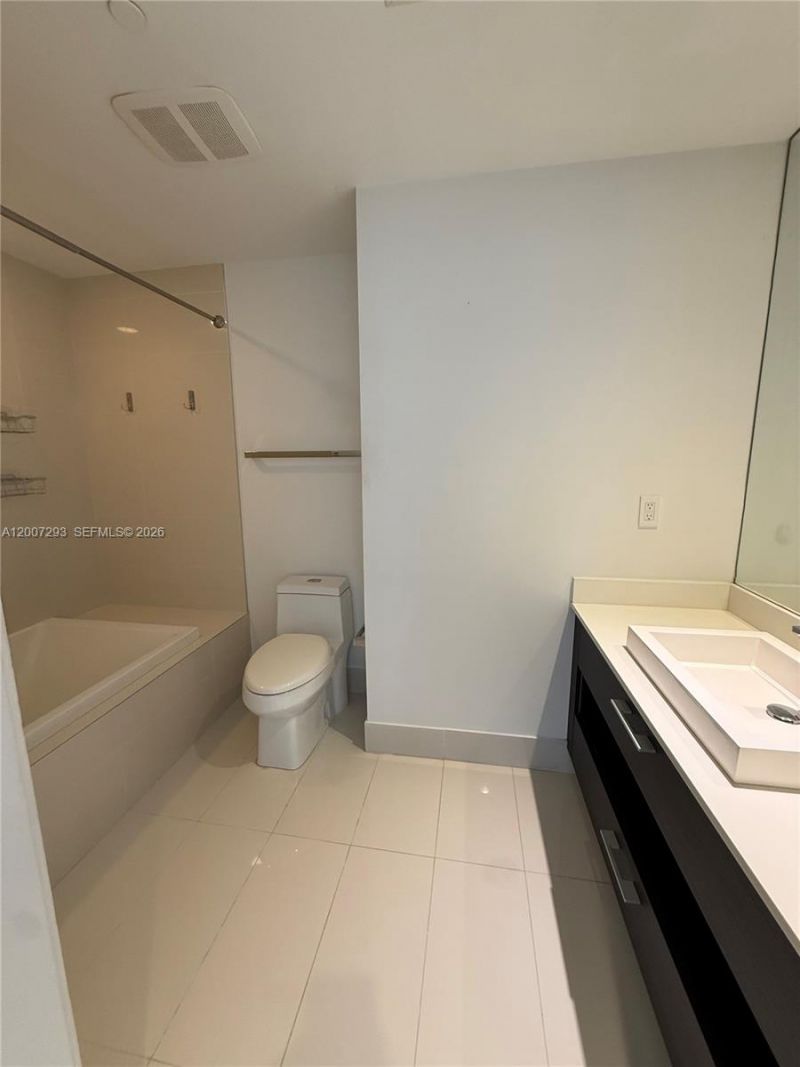 55 SW 9th St, Unit 1809, Miami, FL 33130 Photo