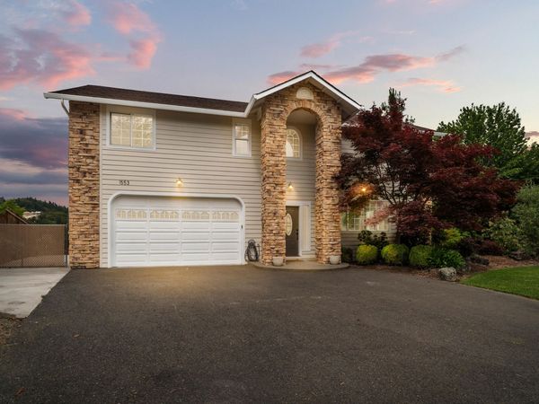 1553 Panoramic Loop, Grants Pass, OR 97527