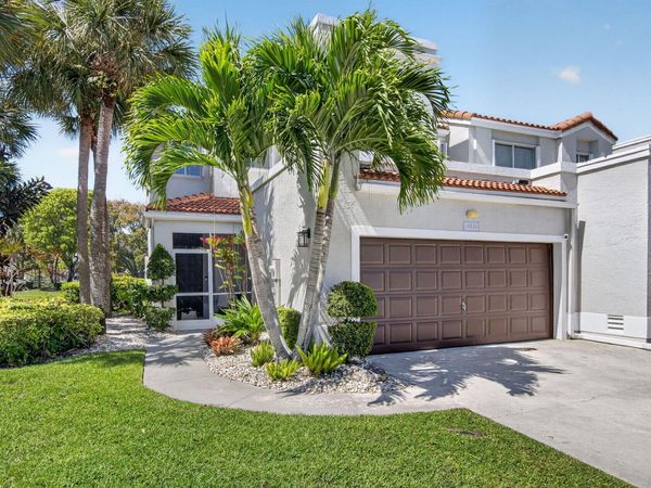 10530 Lake Vista Circle, Boca Raton, FL 33498