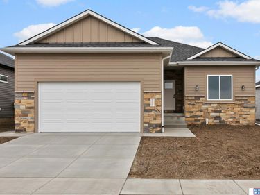 9552 S 87th Street, Lincoln, NE 68526
