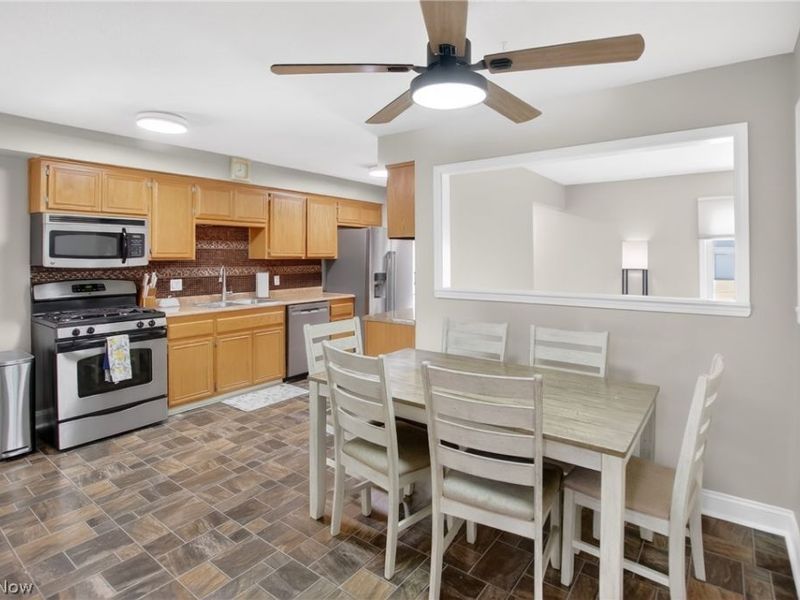 7434 Meadow Lane, Parma, OH 44134 Photo 10