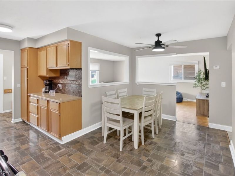 7434 Meadow Lane, Parma, OH 44134 Photo 11