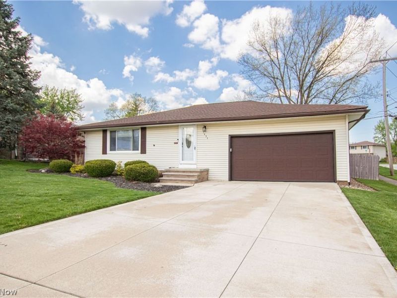 7434 Meadow Lane, Parma, OH 44134 Photo 3