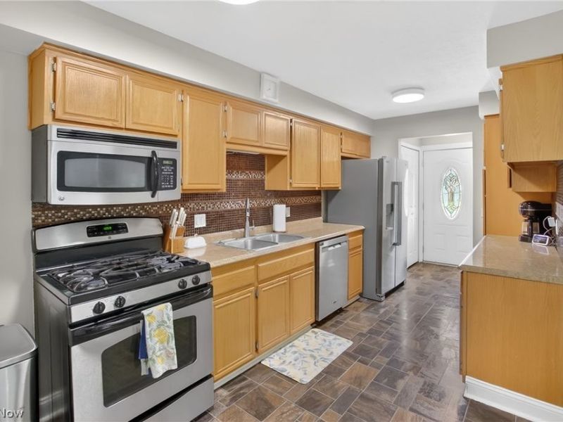 7434 Meadow Lane, Parma, OH 44134 Photo 5