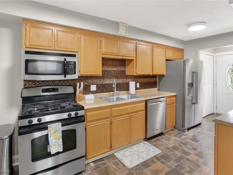 7434 Meadow Lane, Parma, OH 44134 Photo 6