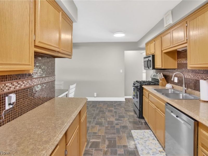 7434 Meadow Lane, Parma, OH 44134 Photo 8