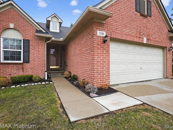 3341 DEWDROP , Genoa Twp, MI 48843