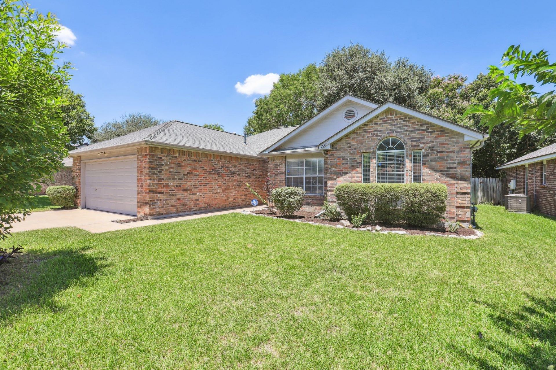 2310 Sycamore Trl, Round Rock, TX 78664 Main Photo