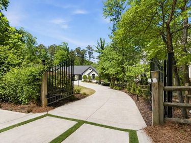 6422 Old Shadburn Ferry Road, Buford, GA 30518