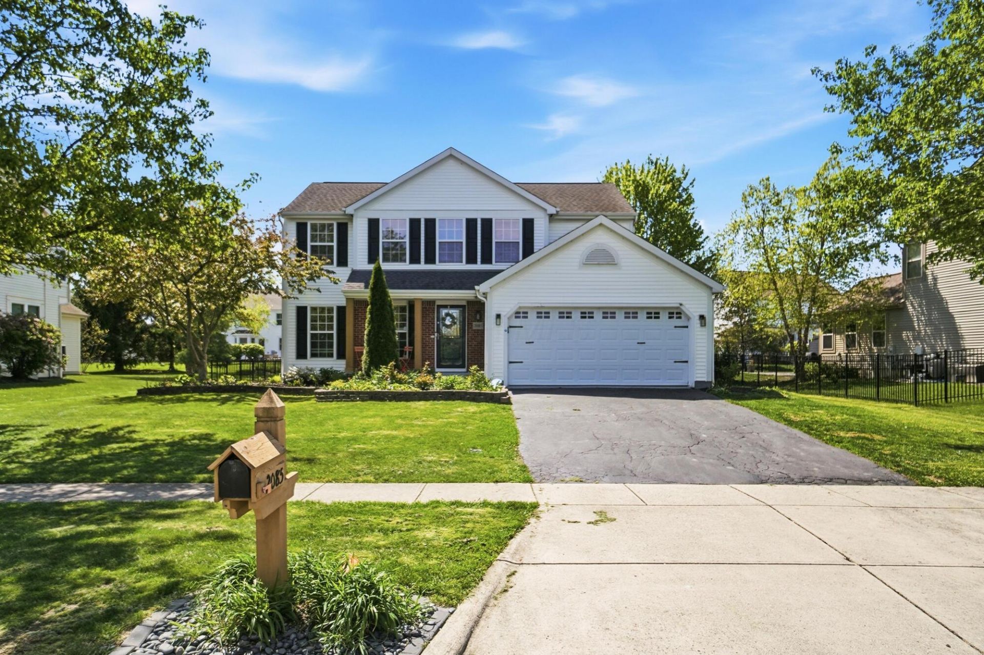 2085 Parklawn Drive , Lewis Center, OH 43035 Main Photo