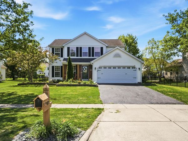 2085 Parklawn Drive , Lewis Center, OH 43035