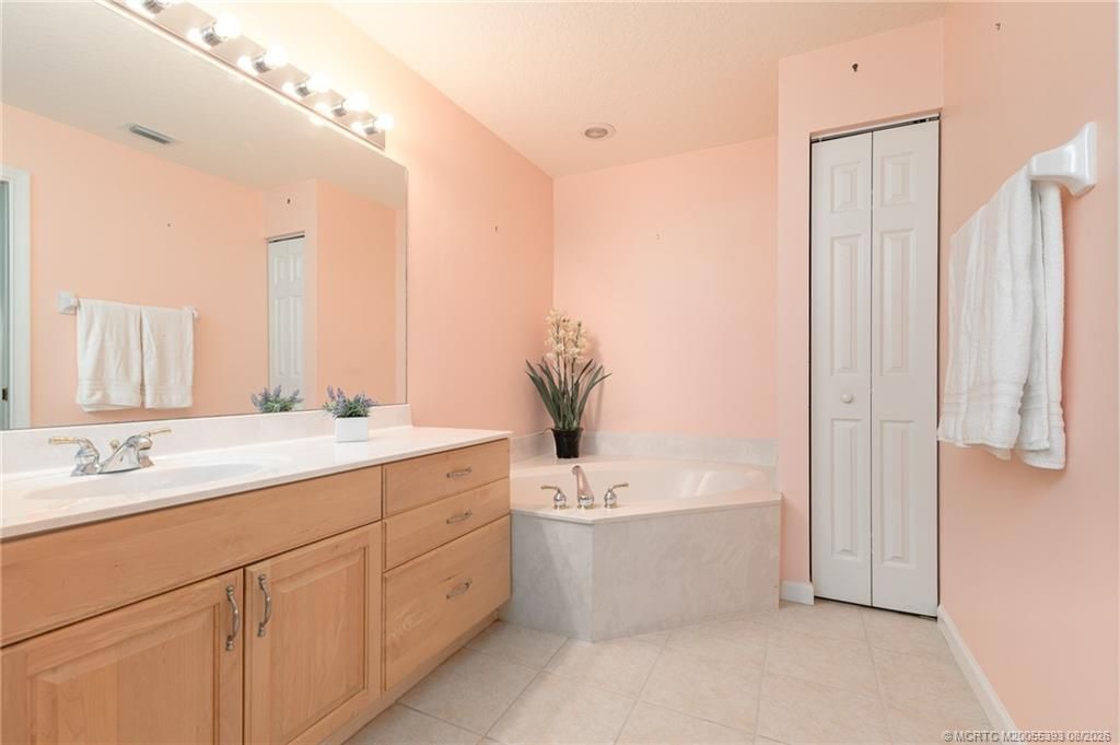 1527 SE Prestwick Lane, Unit 6D, Port Saint Lucie, FL 34952 Photo