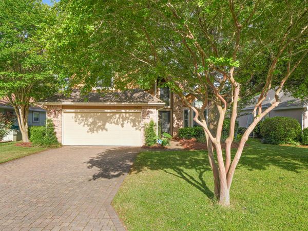 935 Shalimar Point Drive, Shalimar, FL 32579