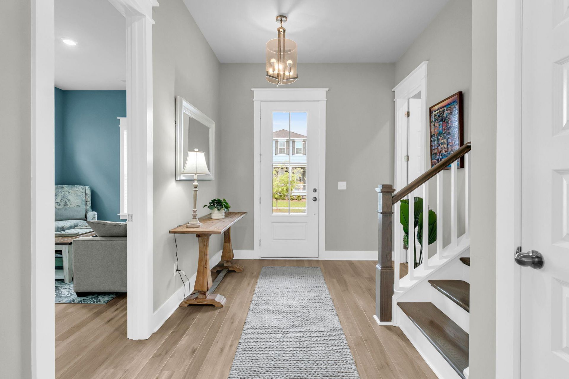 4046 Maidstone Drive Photo 4