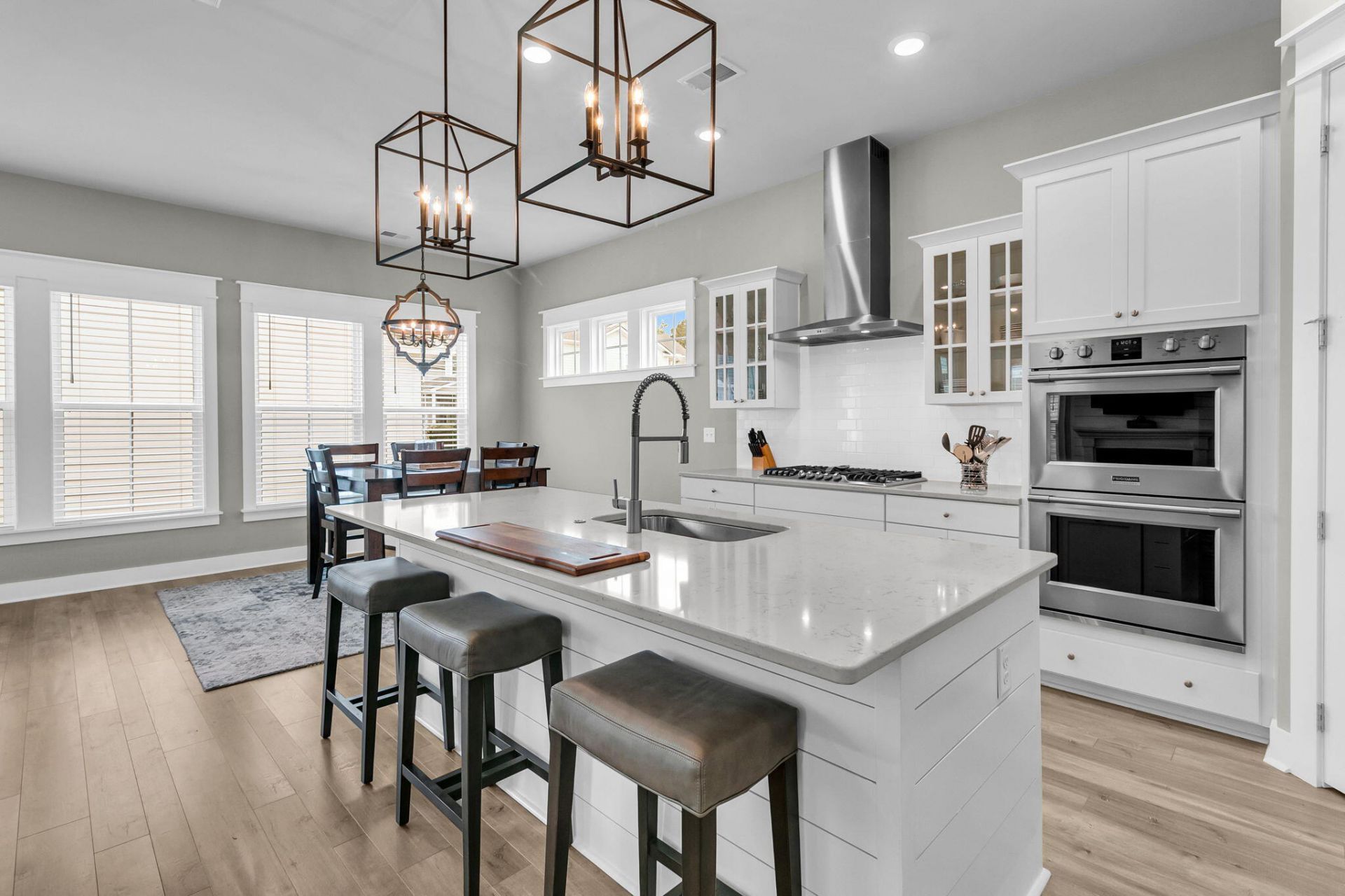 4046 Maidstone Drive Photo 8