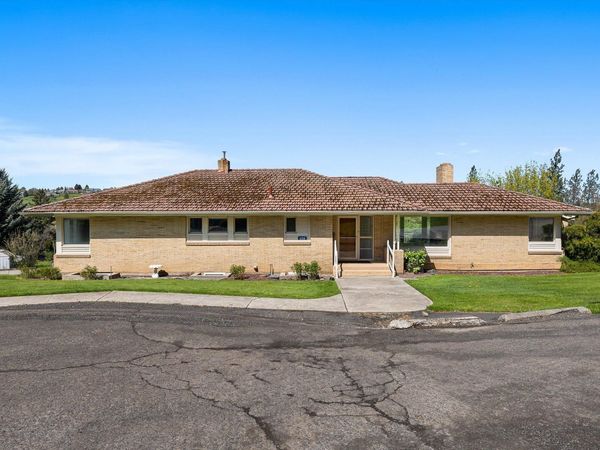 608 S G St, Colfax, WA 99111