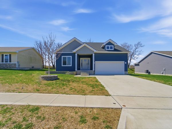 704 Patchett Drive NE, Mitchellville, IA 50169