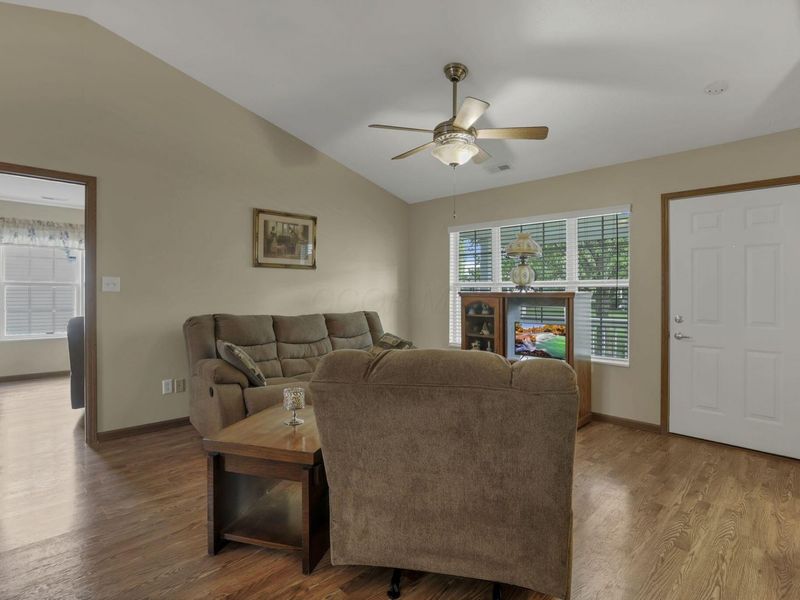 8614 Victoria Meadow Lane, Reynoldsburg, OH 43068 Photo 5