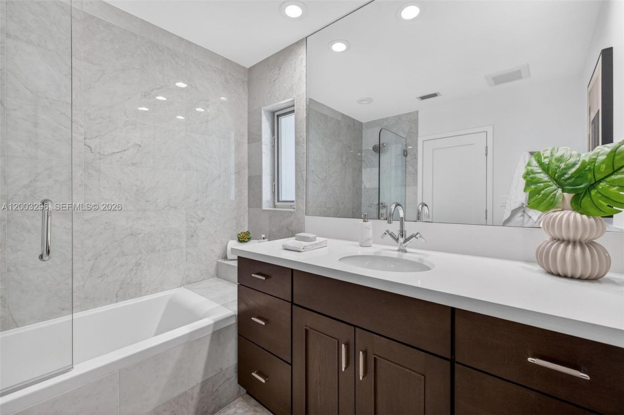 3050 NE 41st St, Fort Lauderdale, FL 33308 Photo