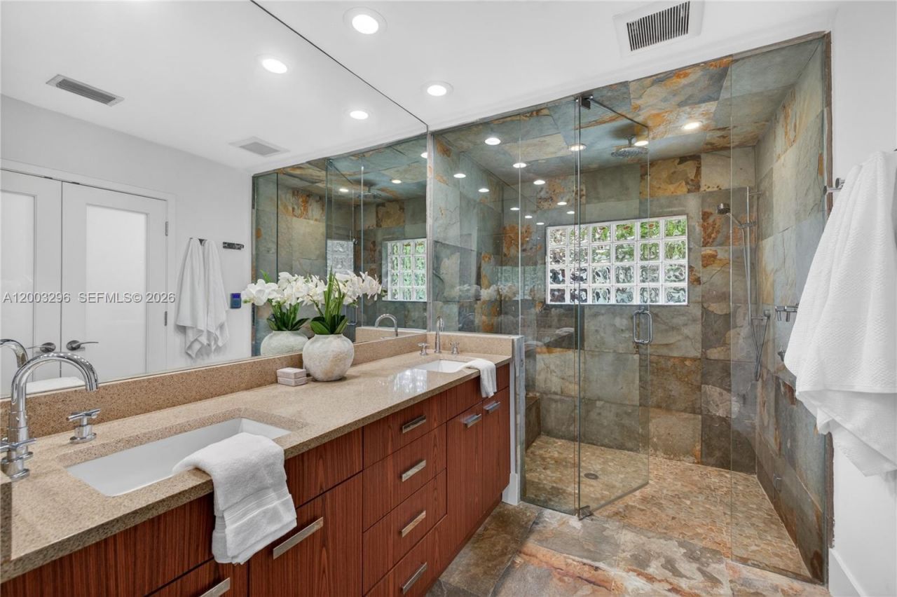 3050 NE 41st St, Fort Lauderdale, FL 33308 Photo