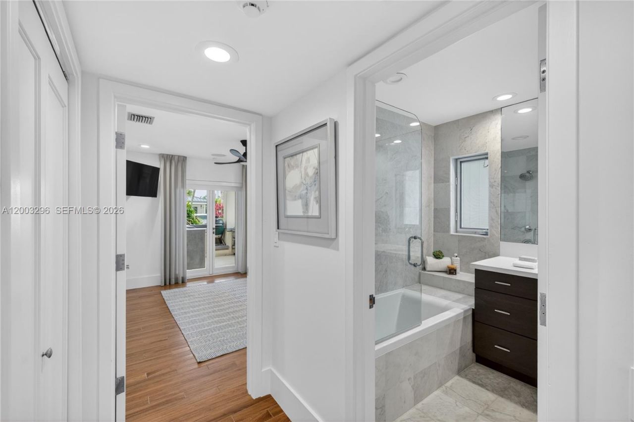 3050 NE 41st St, Fort Lauderdale, FL 33308 Photo