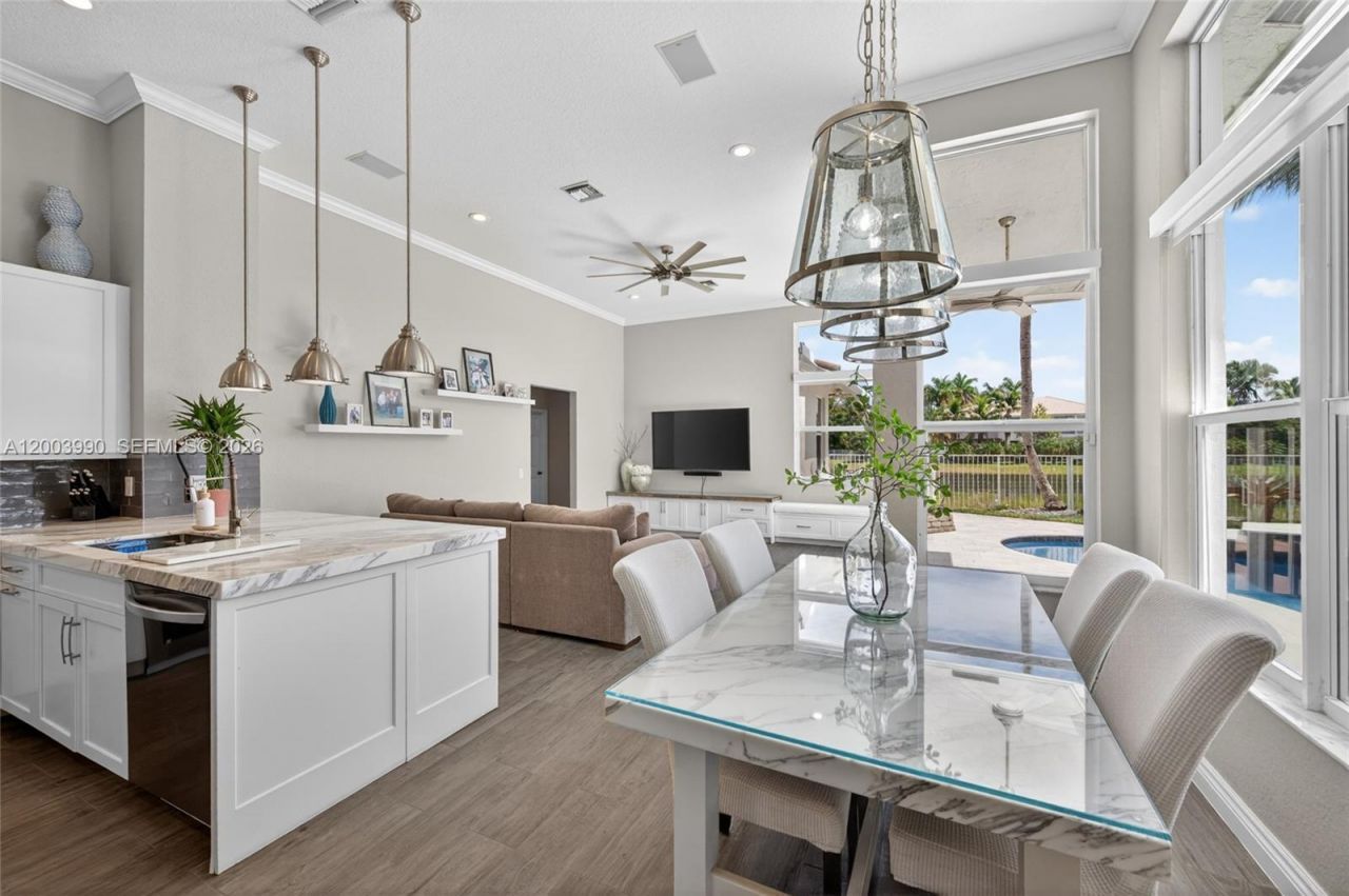 1776 Victoria Pointe Cir, Weston, FL 33327 Photo
