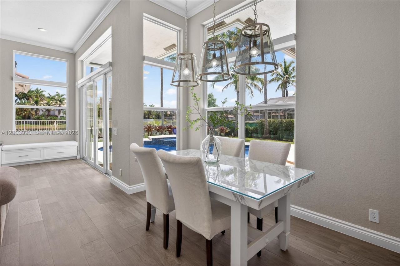 1776 Victoria Pointe Cir, Weston, FL 33327 Photo