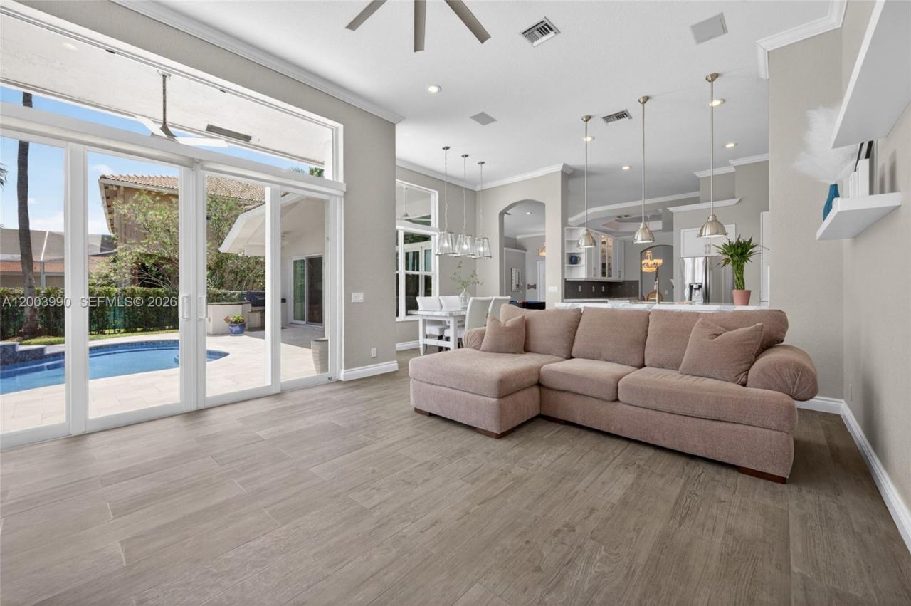 1776 Victoria Pointe Cir, Weston, FL 33327 Photo