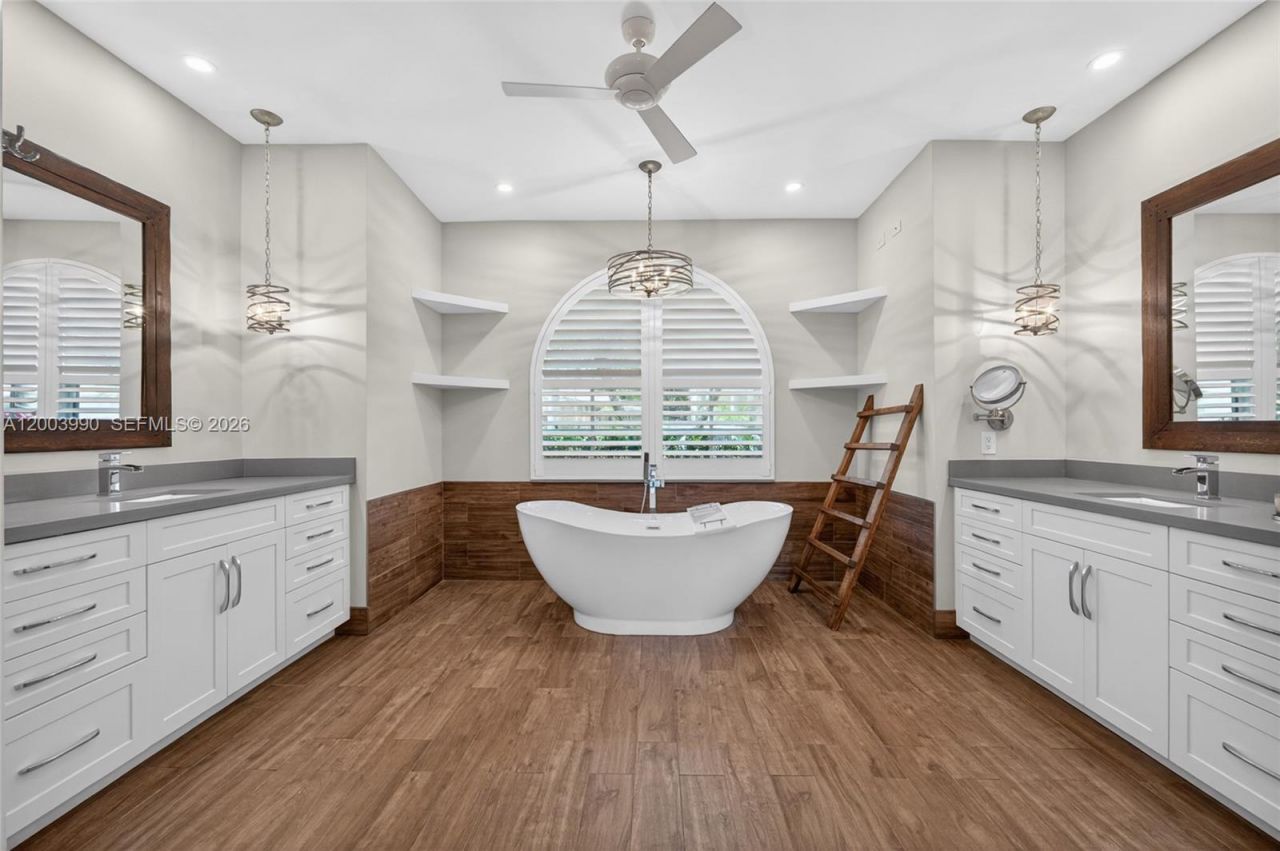 1776 Victoria Pointe Cir, Weston, FL 33327 Photo