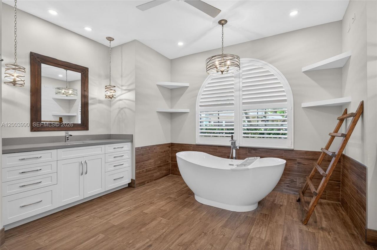 1776 Victoria Pointe Cir, Weston, FL 33327 Photo