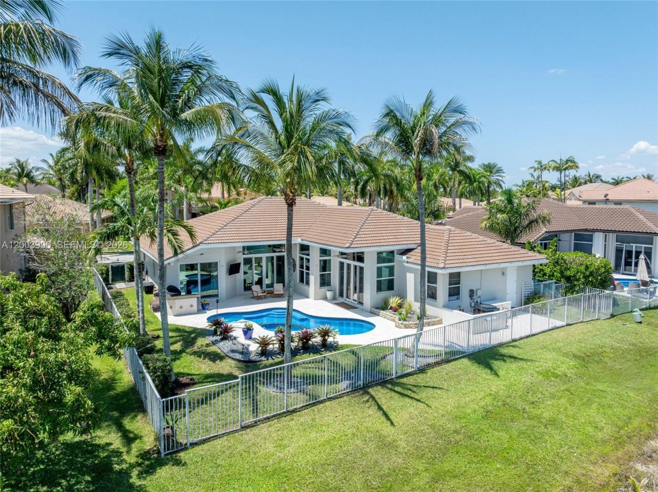 1776 Victoria Pointe Cir, Weston, FL 33327 Photo
