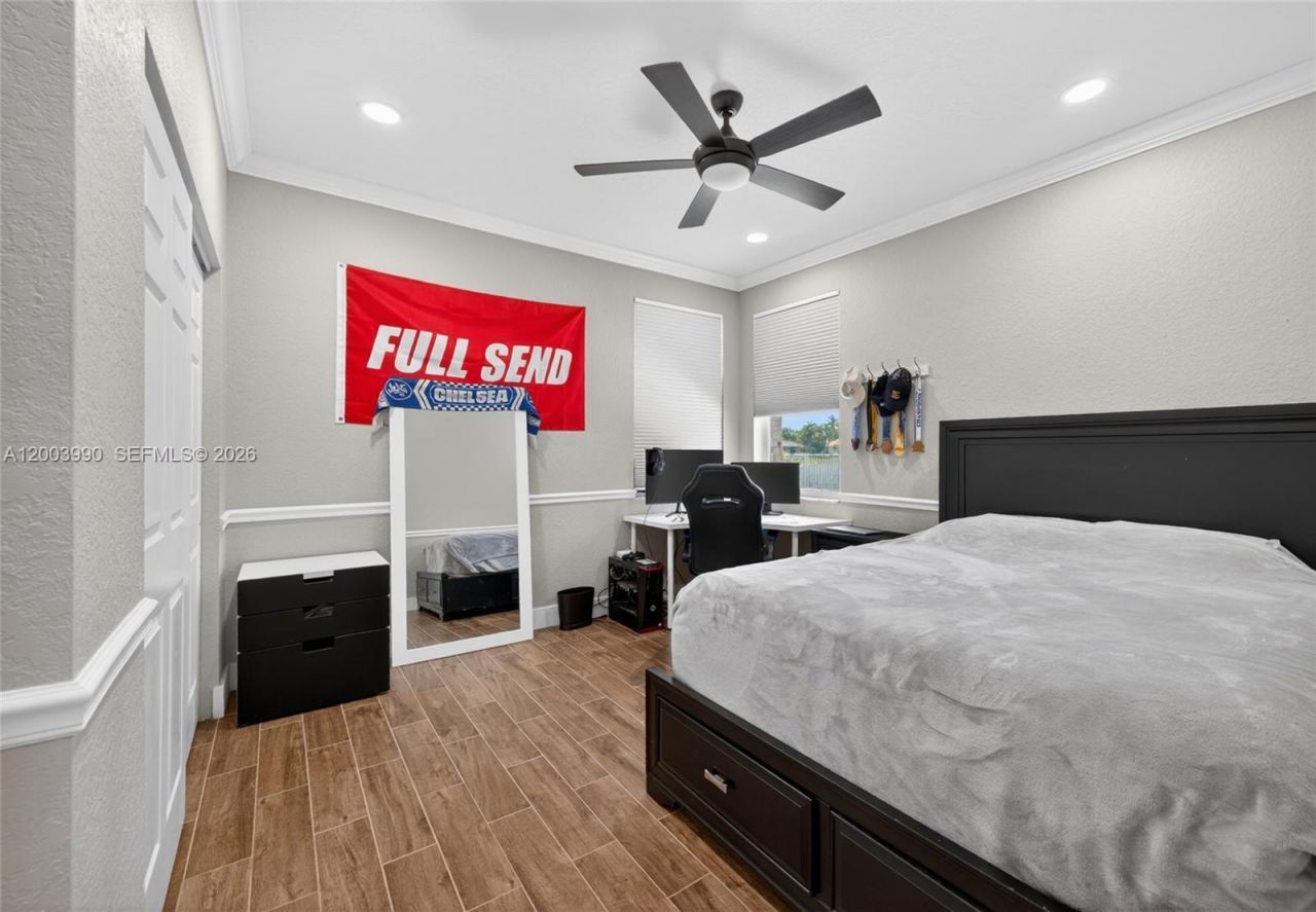 1776 Victoria Pointe Cir, Weston, FL 33327 Photo