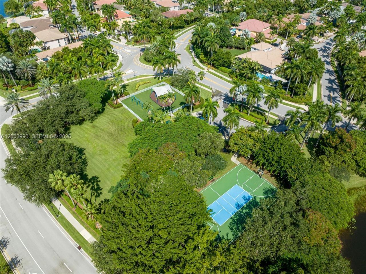 1776 Victoria Pointe Cir, Weston, FL 33327 Photo