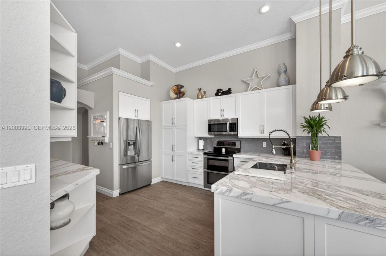 1776 Victoria Pointe Cir, Weston, FL 33327 Photo
