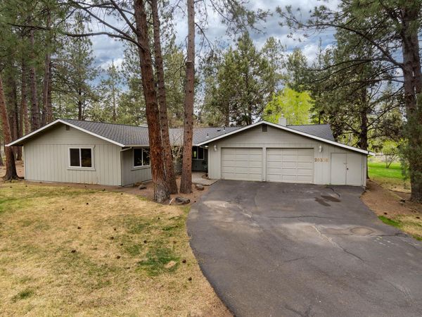 20316 Donkey Sled Road, Bend, OR 97702