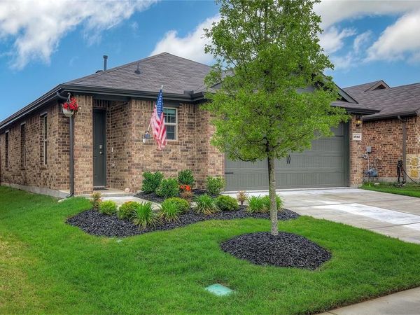 1812 Chandelier Crossing , Crandall, TX 75114