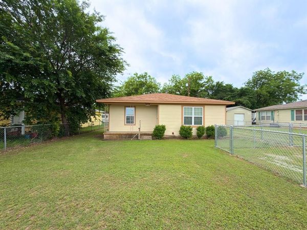 102 Ator Street , Lipan, TX 76462