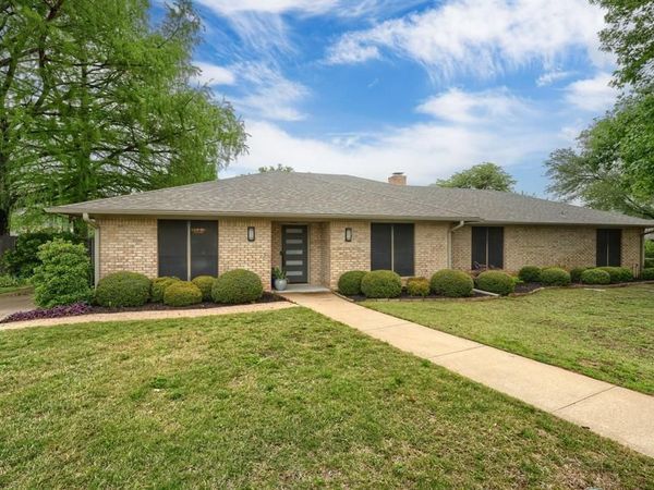 2205 W Hull Street , Denison, TX 75020