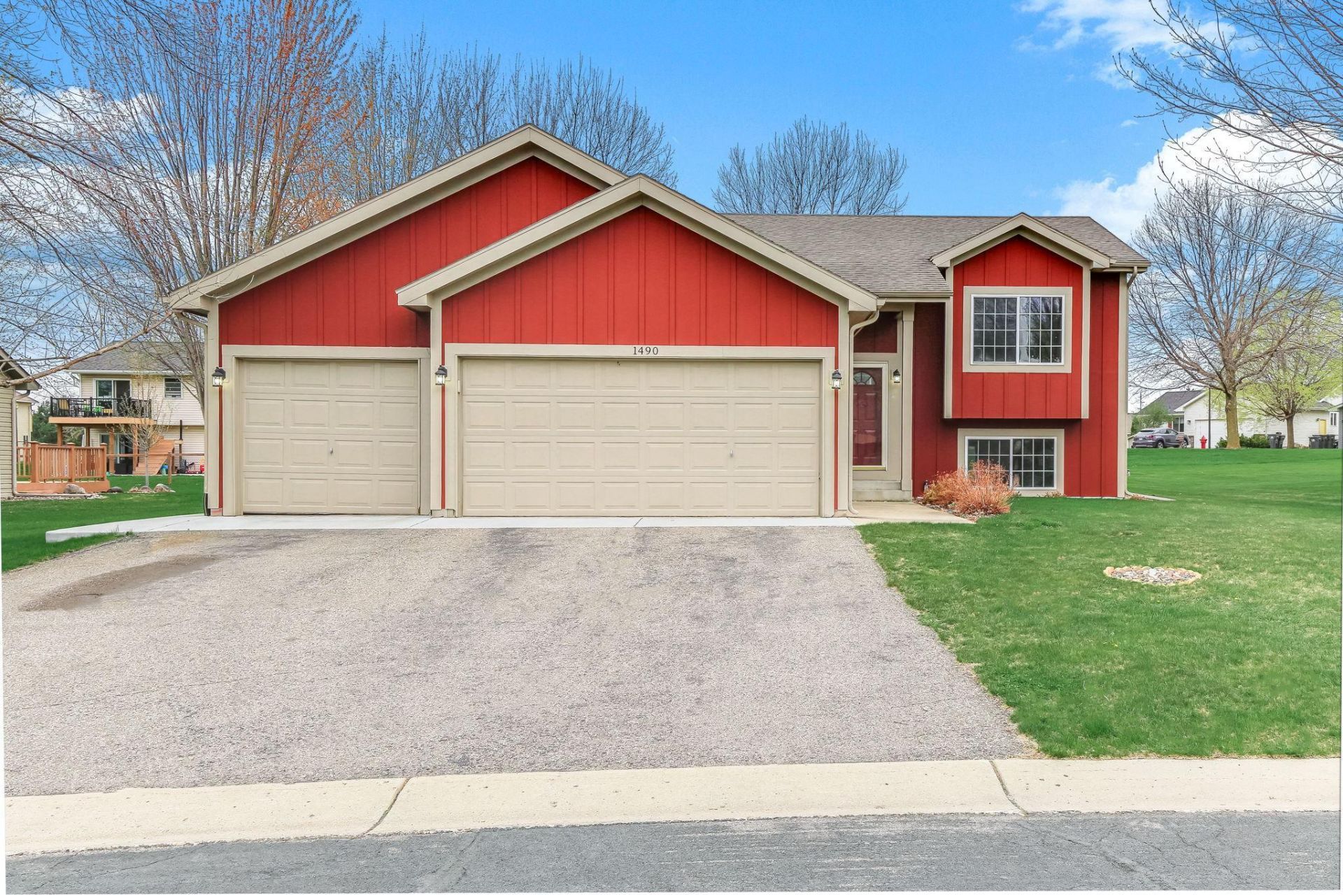 1490 Fireside Road , Waconia, MN 55387