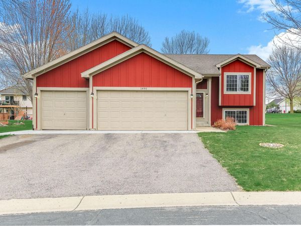 1490 Fireside Road, Waconia, MN 55387