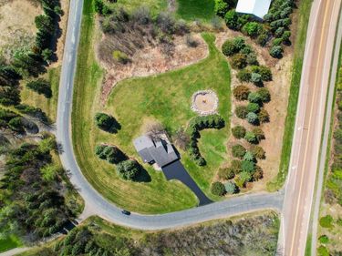 9820 Deerbrook Dr , Chanhassen, MN 55317