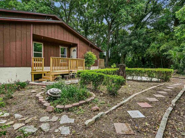 6015 Born Ct, Pensacola, FL 32504