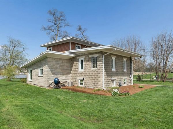 34 S River Street , South Elgin, IL 60177