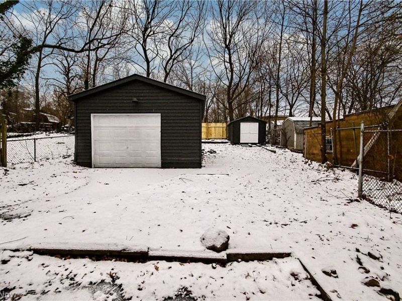 1228 Arnold Avenue, Akron, OH 44305 Photo 2