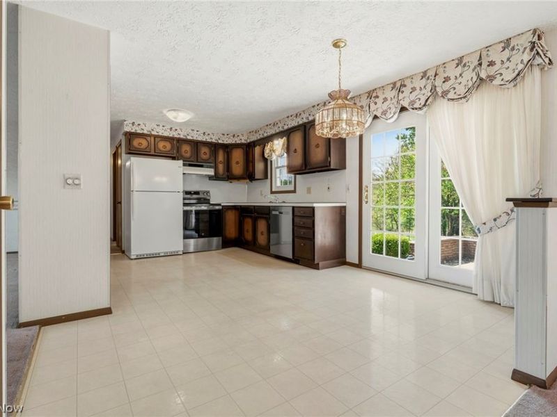 8285 Southwood Drive NW, North Canton, OH 44720 Photo 16