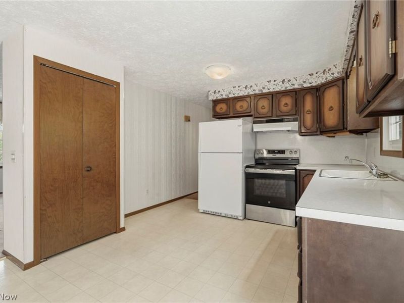 8285 Southwood Drive NW, North Canton, OH 44720 Photo 19