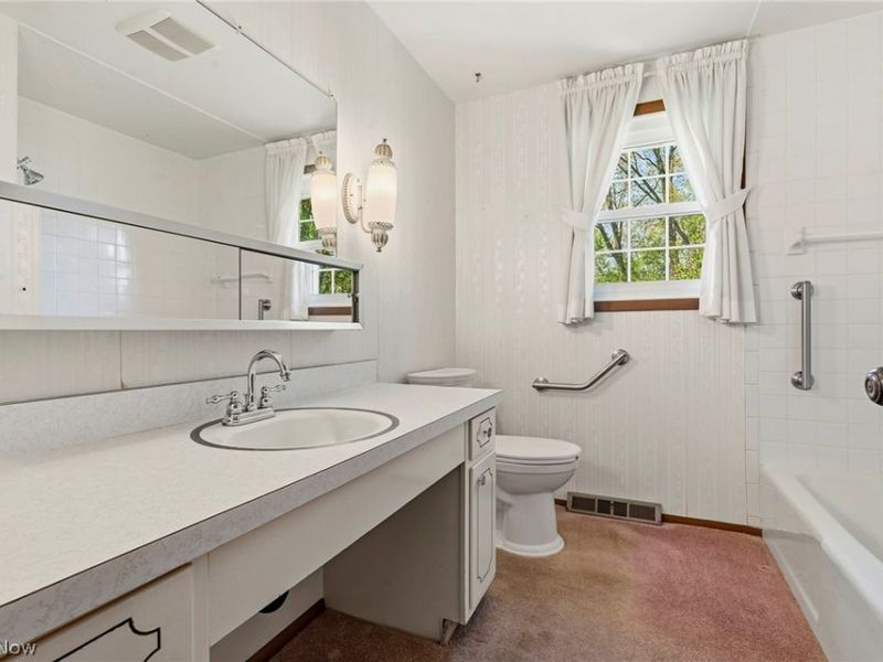 8285 Southwood Drive NW, North Canton, OH 44720 Photo 21