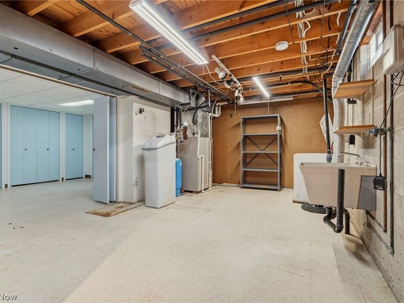 8285 Southwood Drive NW, North Canton, OH 44720 Photo 33