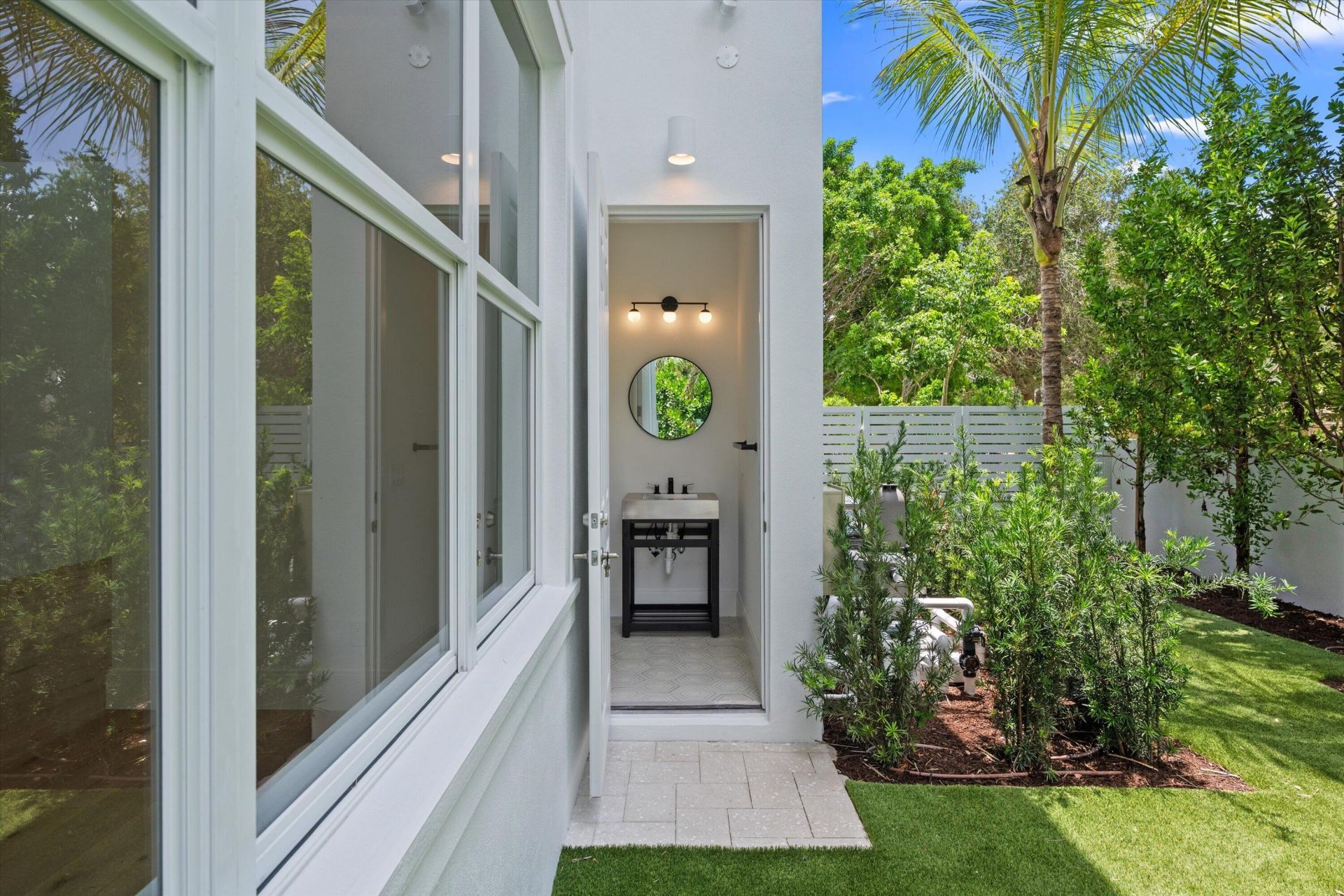 291 Summa Street, West Palm Beach, FL 33405 Photo