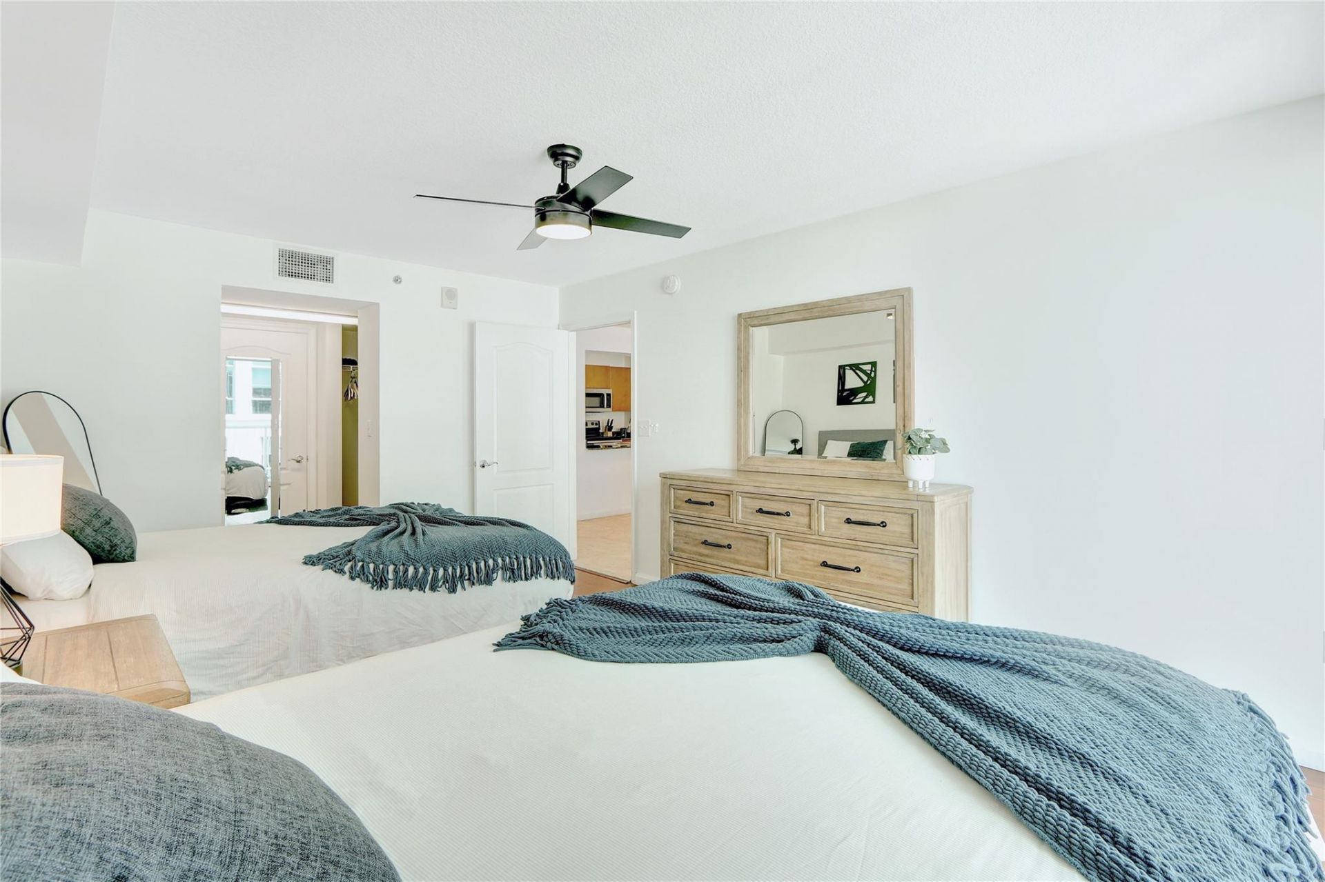 1200 Brickell Bay Drive, Unit 3906, Miami, FL 33131 Photo